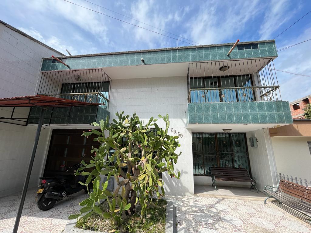 Casa en venta en Laureles. Ángel Naranjo