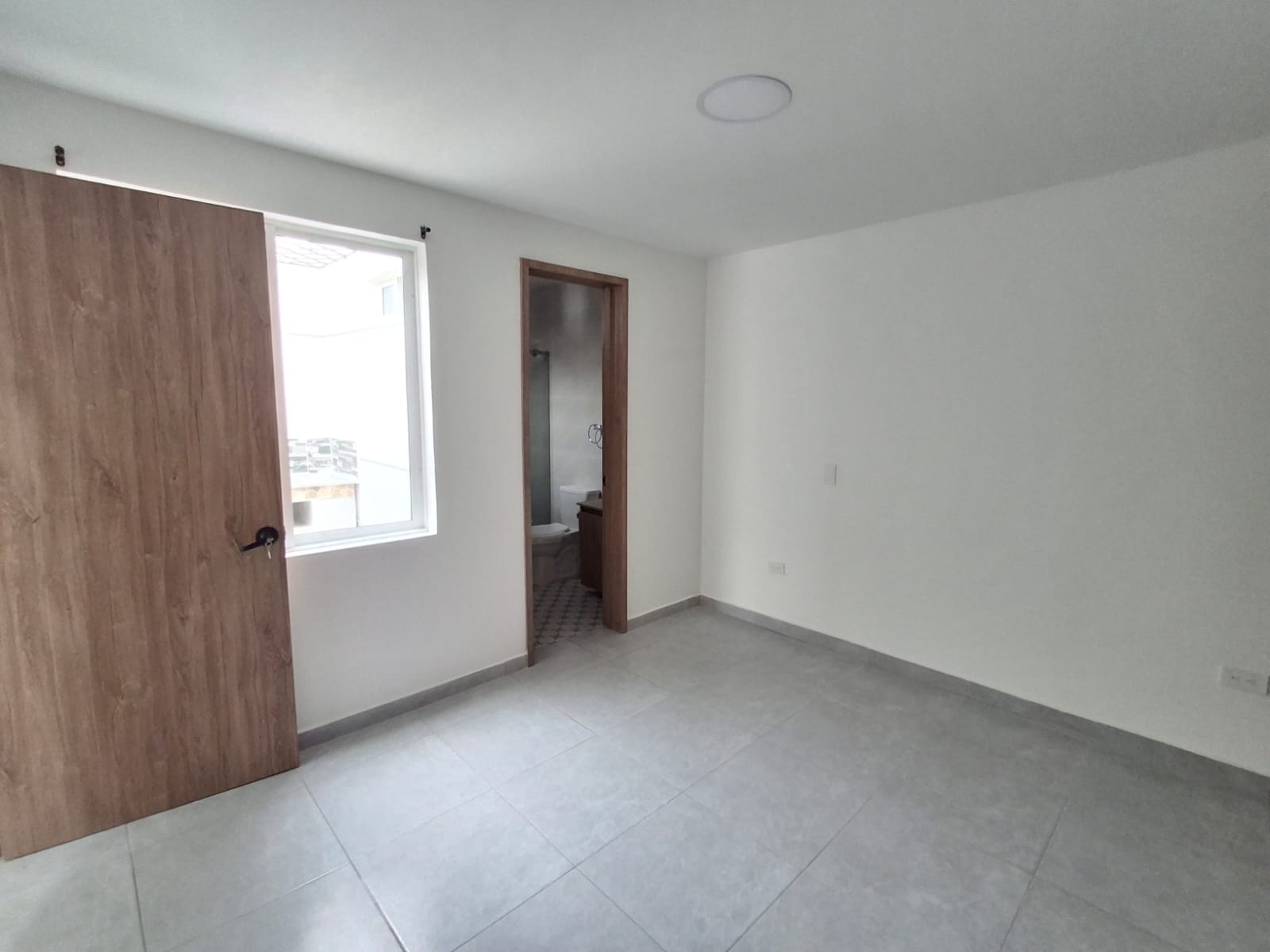 WhatsApp Image 2026-04-08 at 08.49.07 (1)