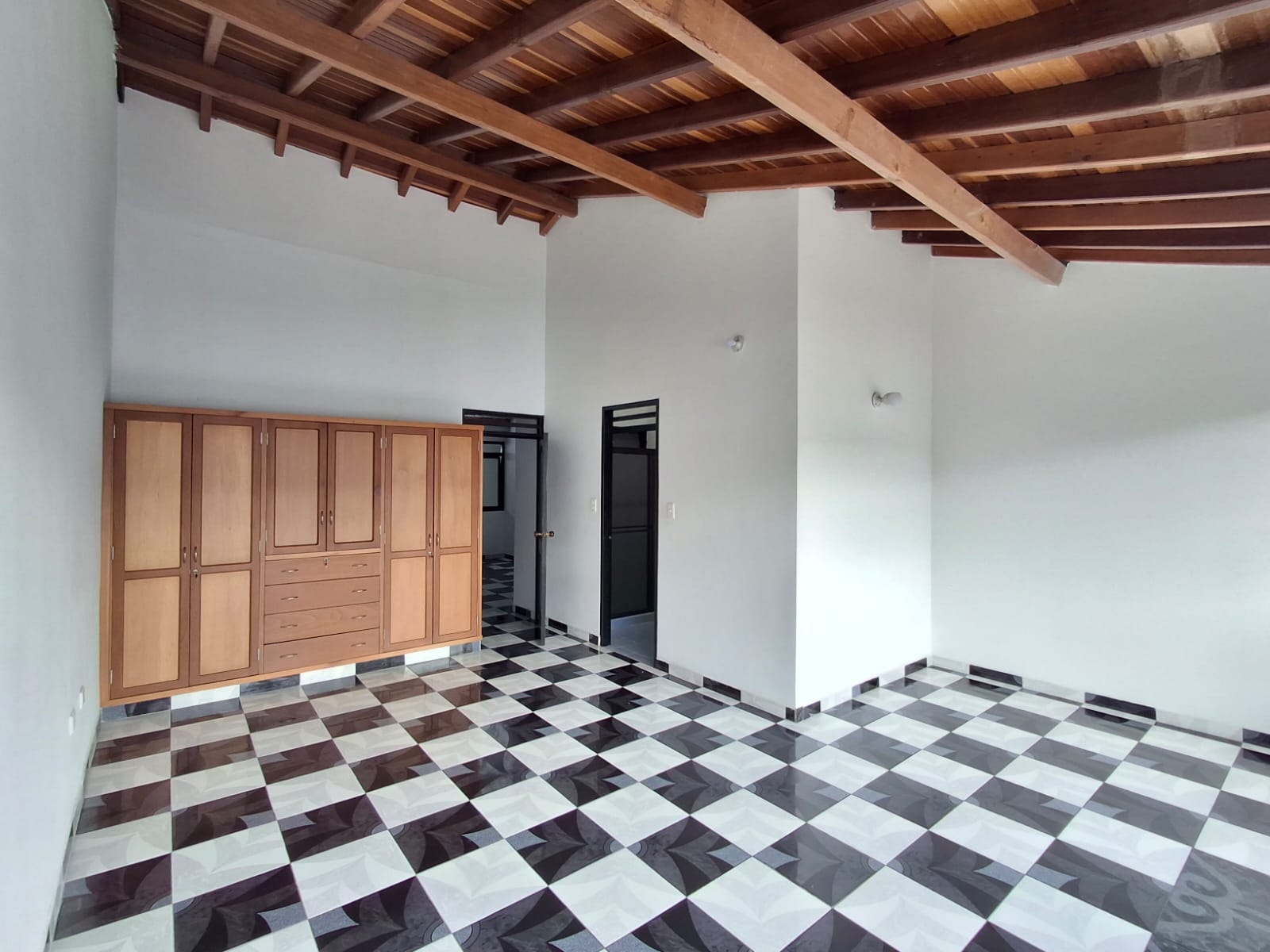 WhatsApp Image 2026-04-14 at 16.51.01 (1)