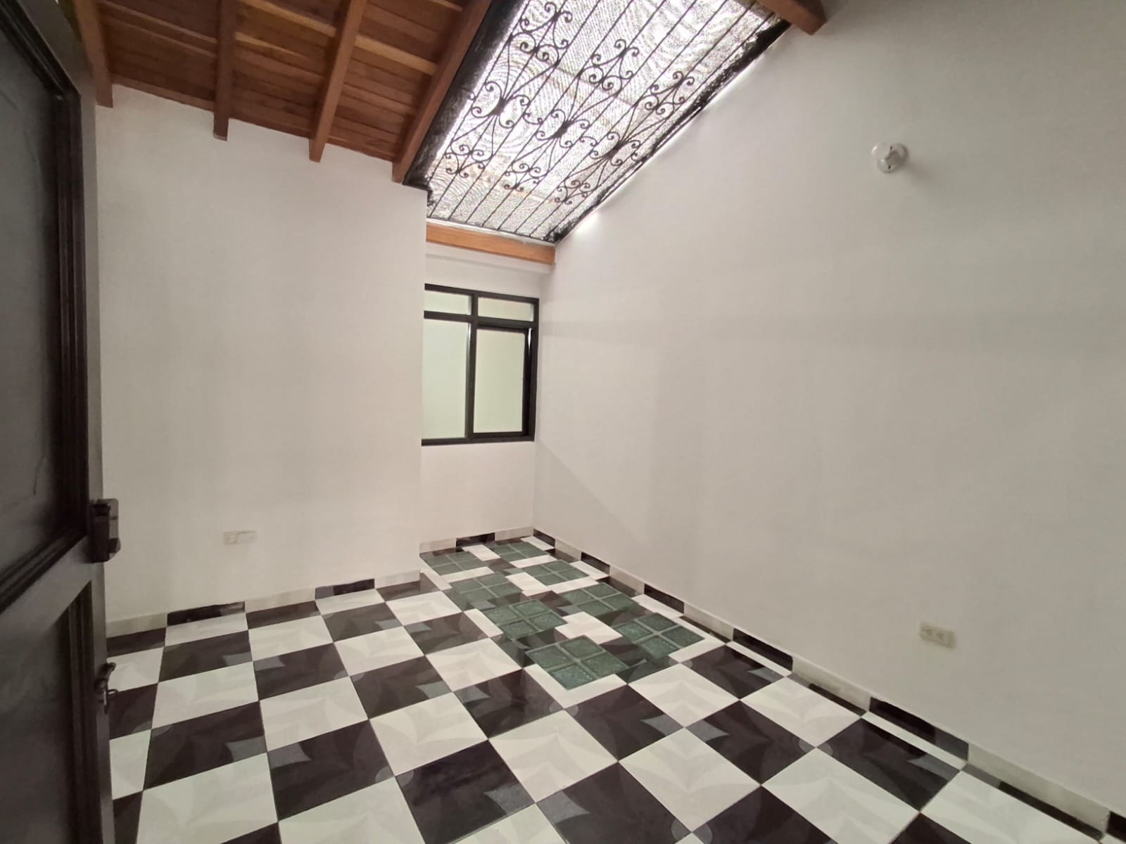 WhatsApp Image 2026-04-14 at 16.51.04