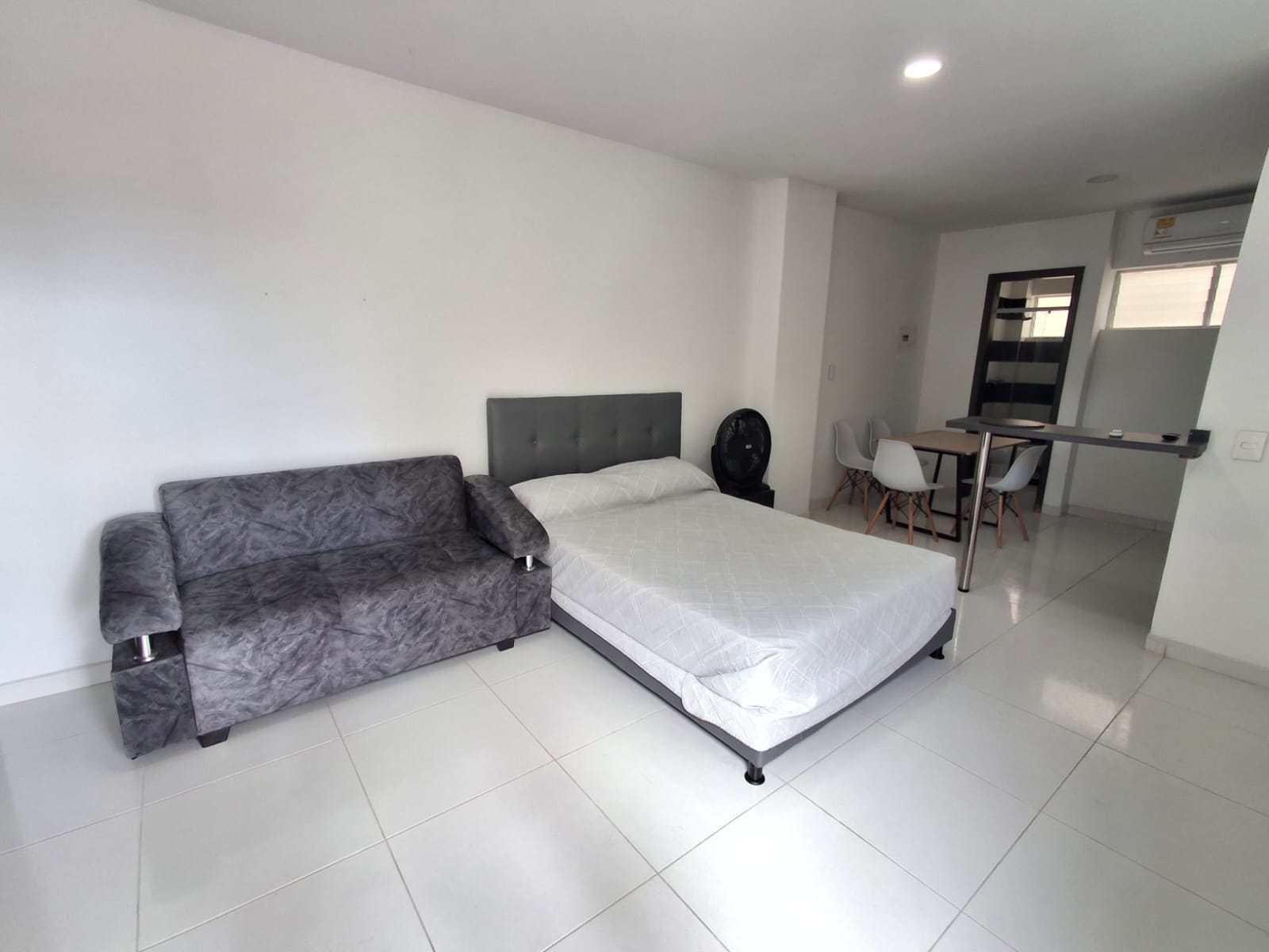 WhatsApp Image 2026-04-15 at 14.48.29