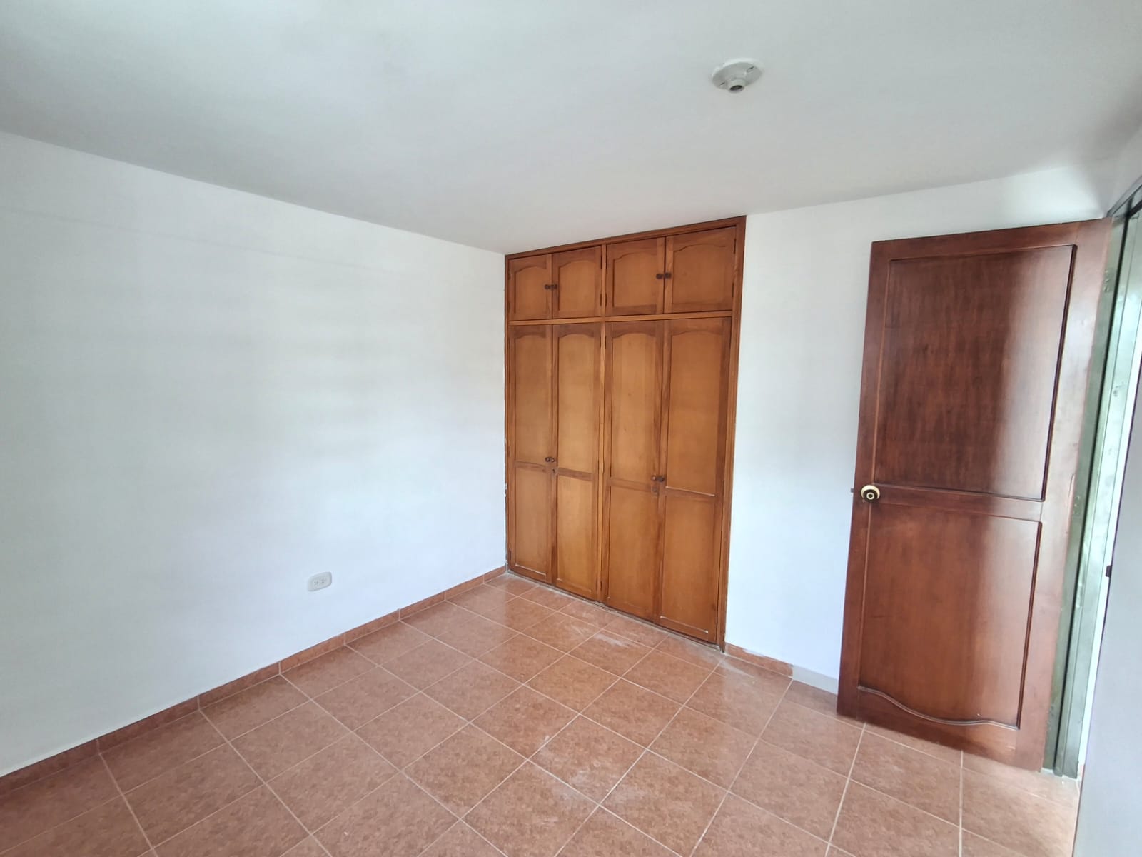 WhatsApp Image 2026-04-18 at 14.33.48 (1)