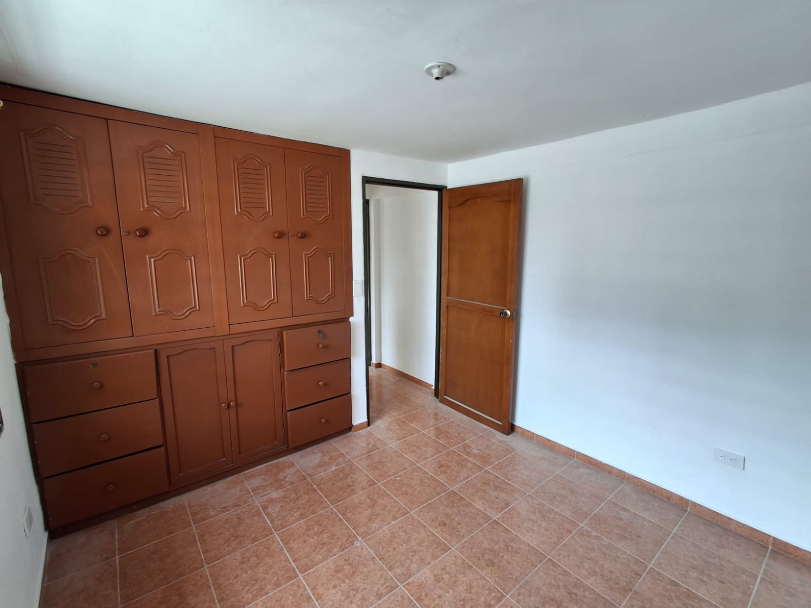 WhatsApp Image 2026-04-18 at 14.33.48