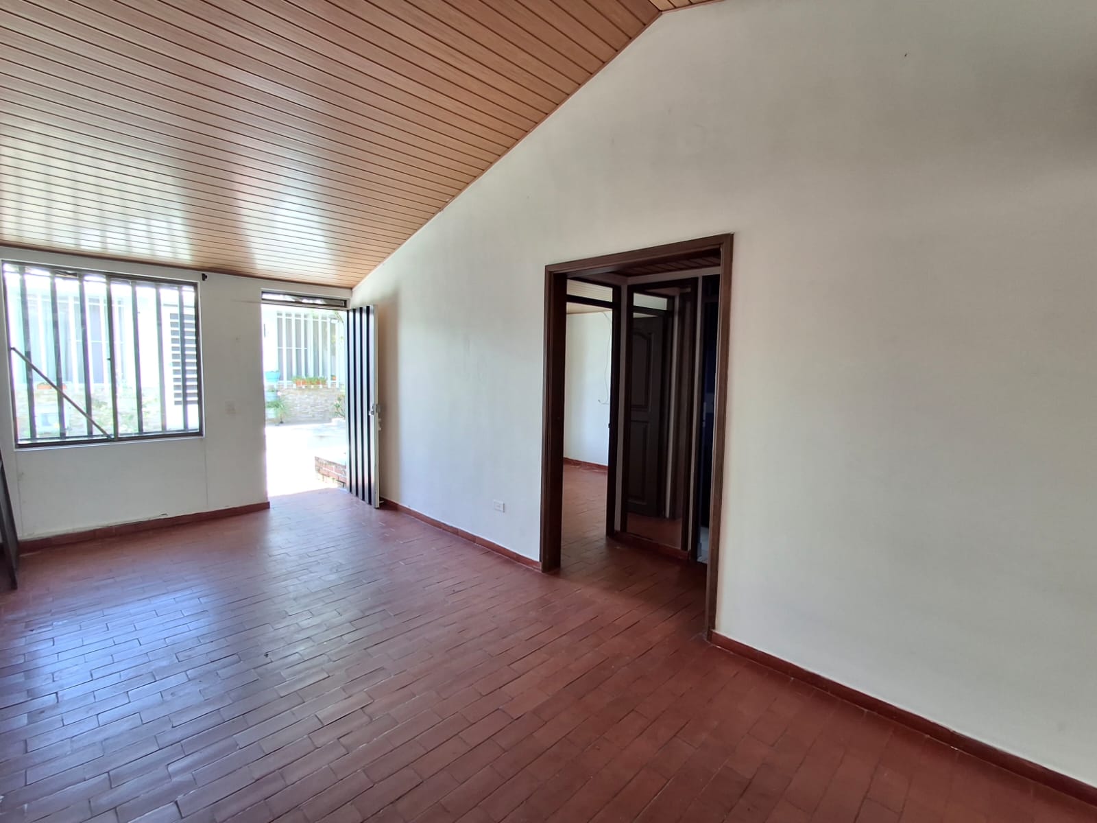 WhatsApp Image 2026-04-27 at 09.06.01